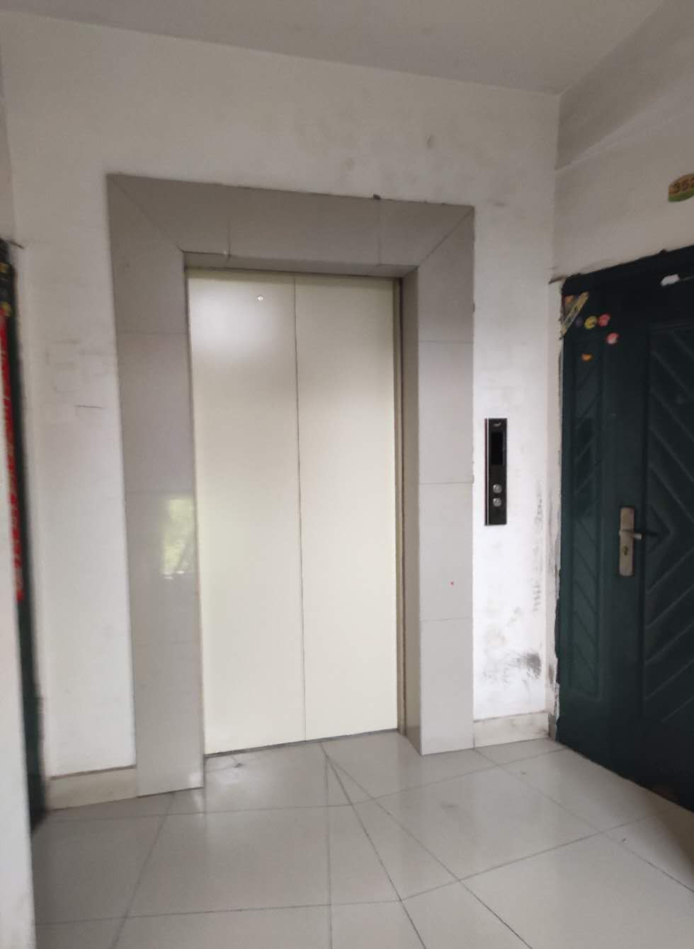 卧室门框松动怎么维修
