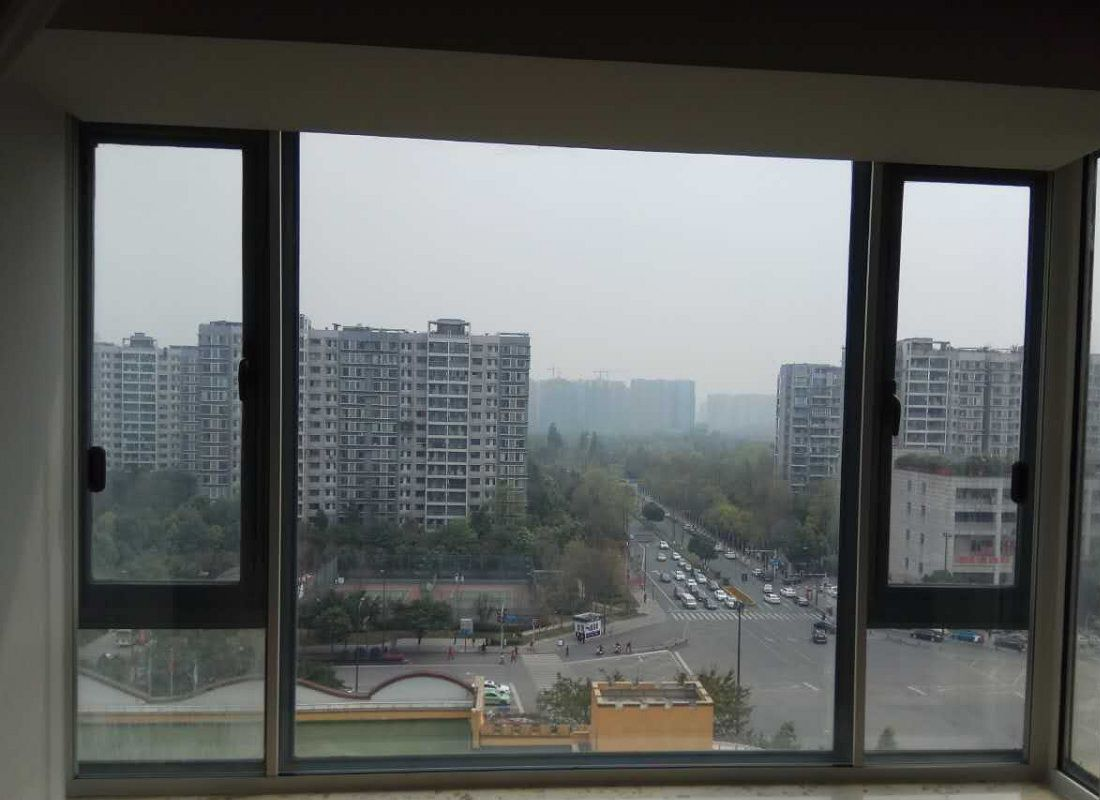 怎么让左右推拉的窗户卡死